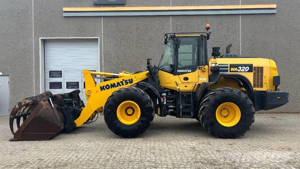Komatsu WA 320-8 Pale gommate