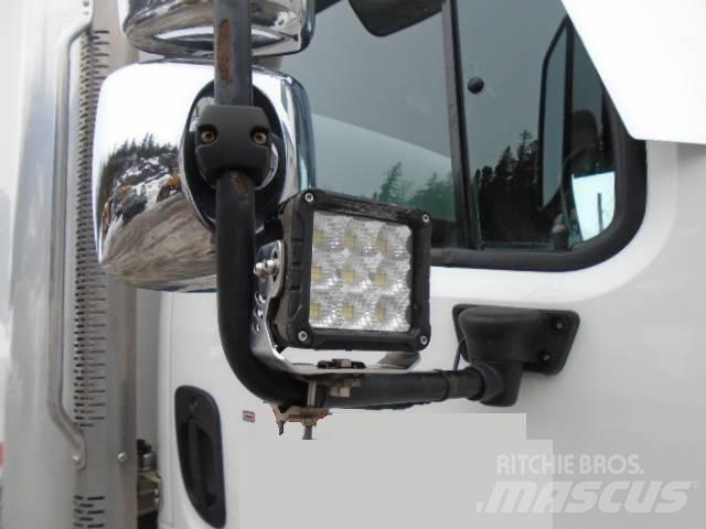 Freightliner M2 106 Camion cassonati