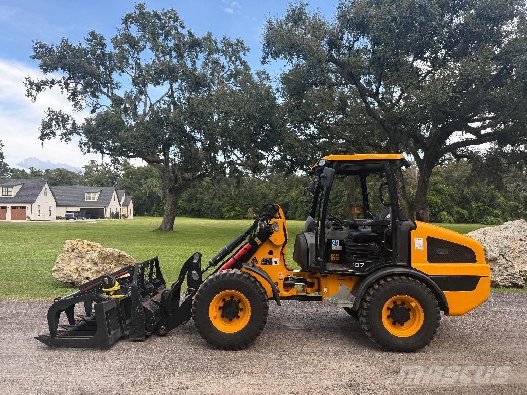 JCB 407 Pale gommate