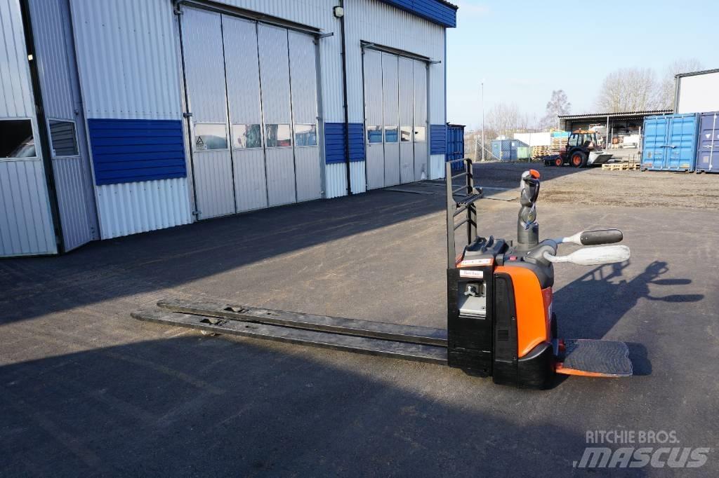 Toyota LPE250 Carrelli elevatori bassi a piattaforma