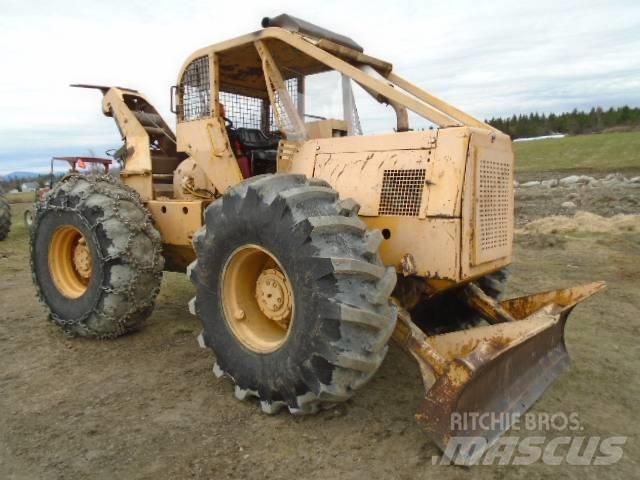 Clark 664B Trattori Forestali