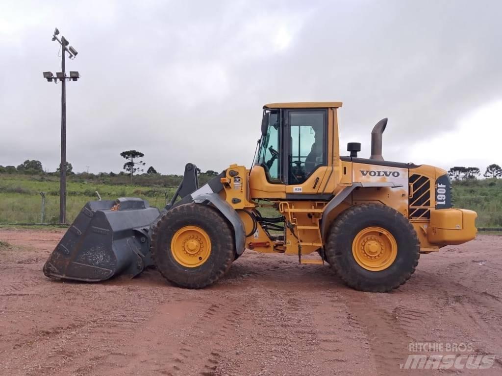 Volvo L90F Pale gommate