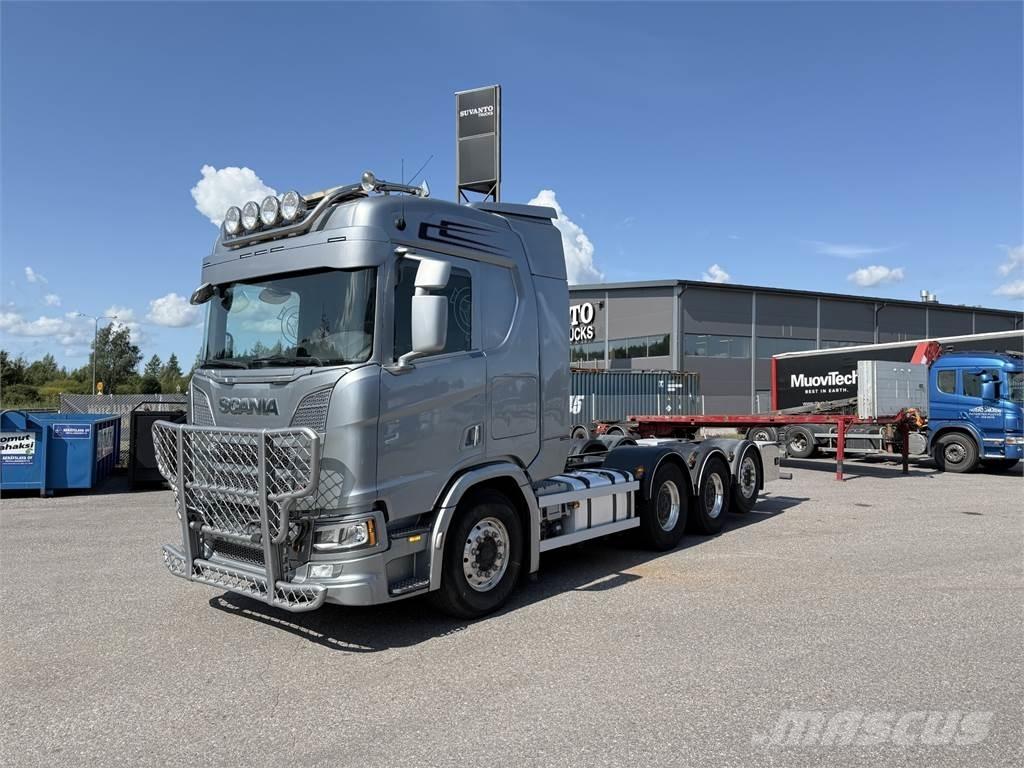 Scania R650 8x4 Autocabinati