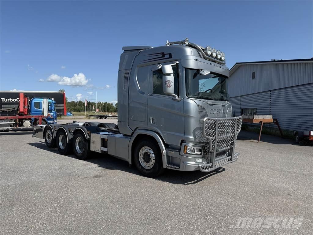 Scania R650 8x4 Autocabinati