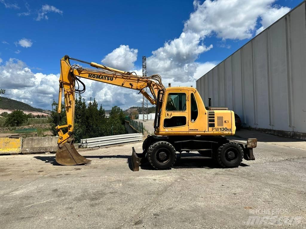 Komatsu PW130 ES-6K Escavatori gommati
