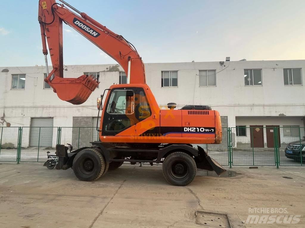 Doosan DH210W-7 Escavatori gommati