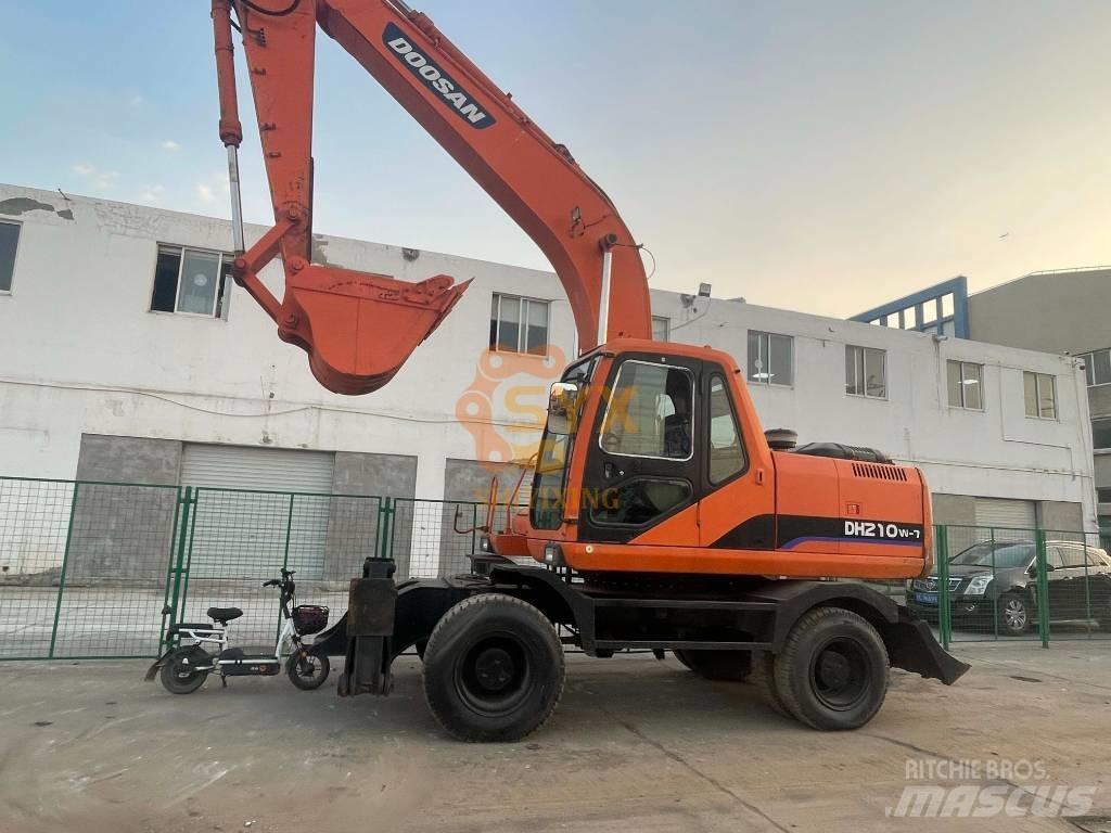 Doosan DH210W-7 Escavatori gommati