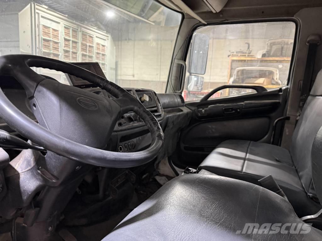 Hino 338 Camion dei rifiuti