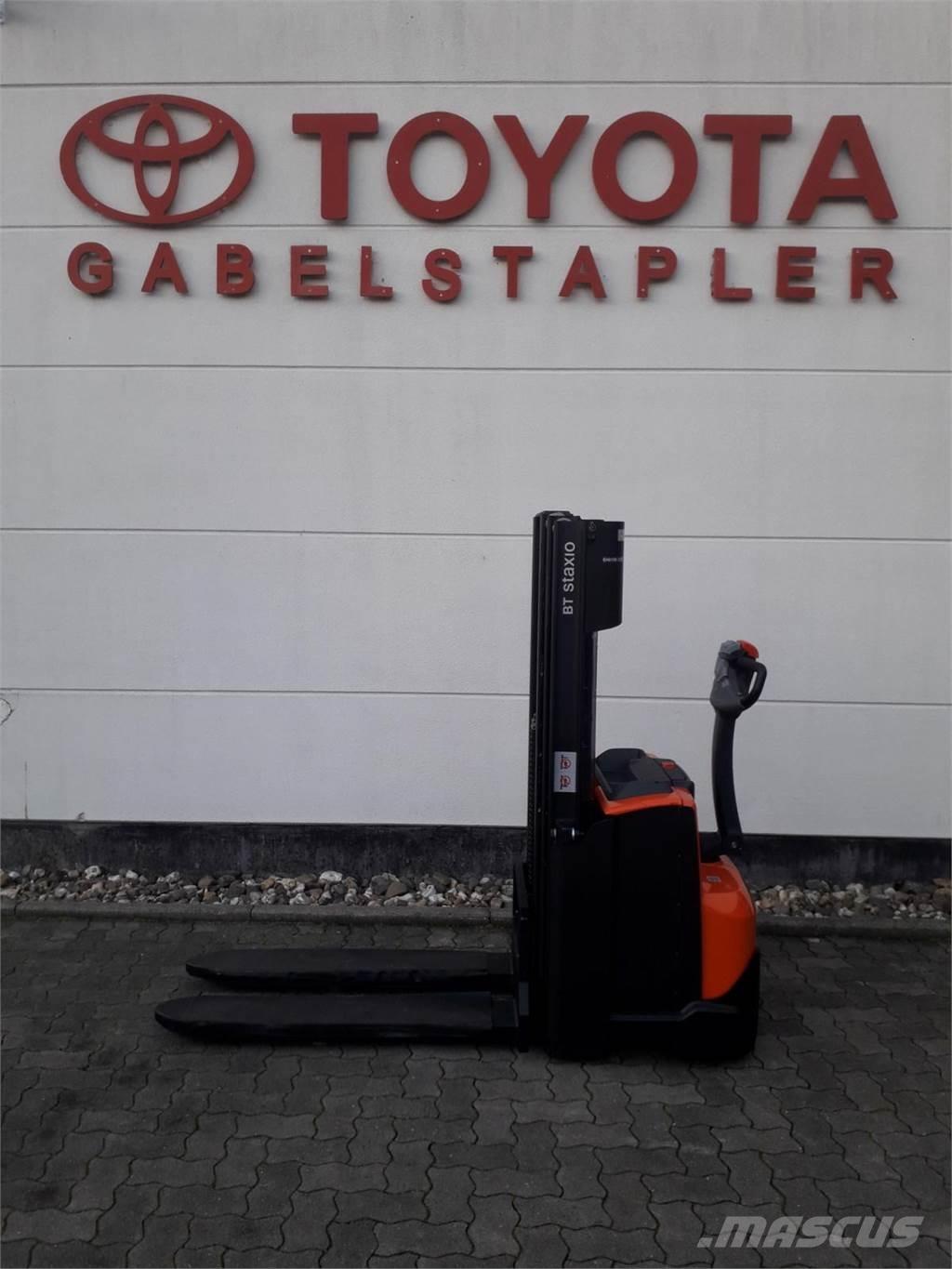 Toyota SWE120 Transpallet uomo a terra