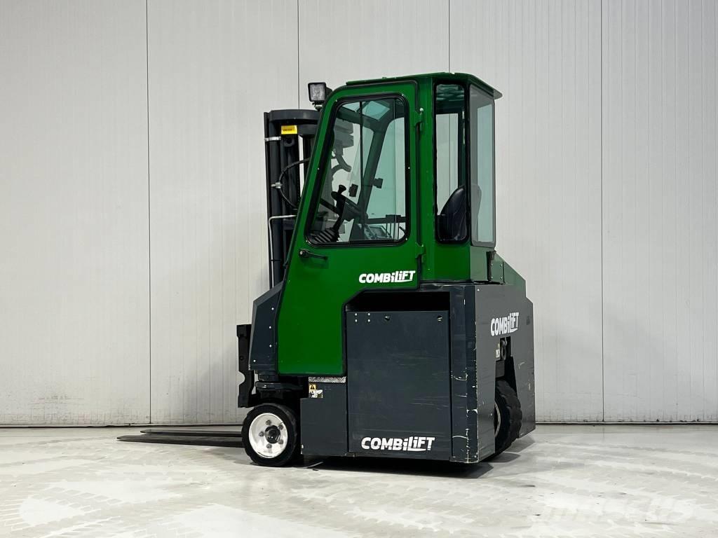 Combilift CBE2500 Carrello elevatore retrattile a 4 vie