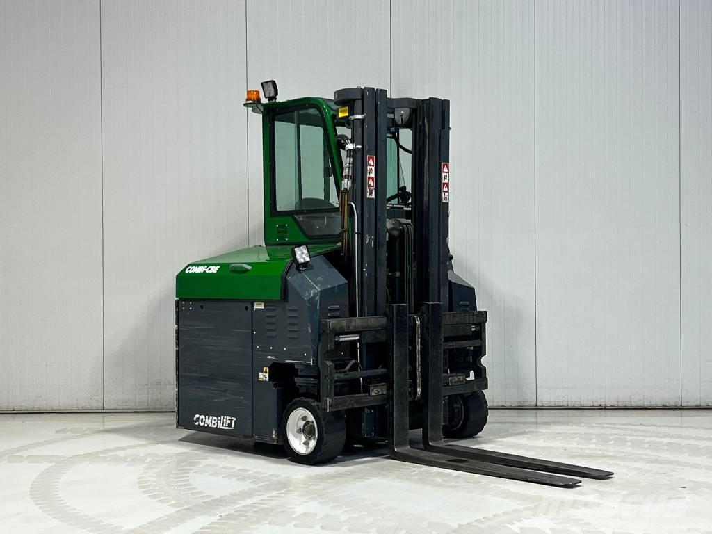 Combilift CBE2500 Carrello elevatore retrattile a 4 vie
