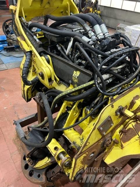 John Deere H480C Decespugliatrici e trinciatrici idrauliche