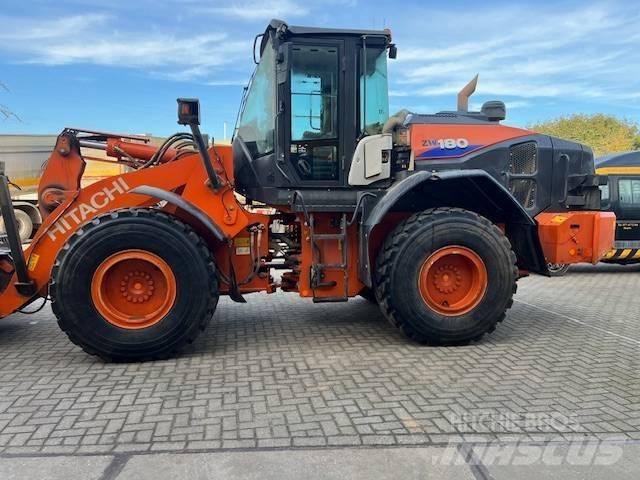 Hitachi ZW 180-6 Pale gommate