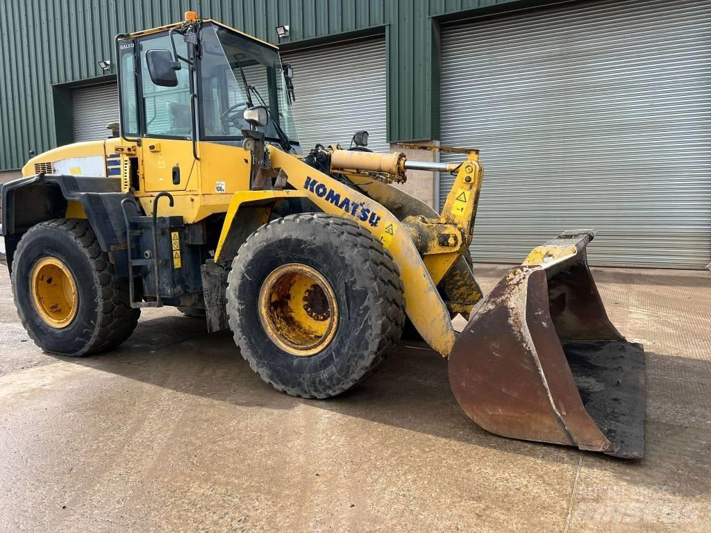 Komatsu WA 250-5H Pale gommate