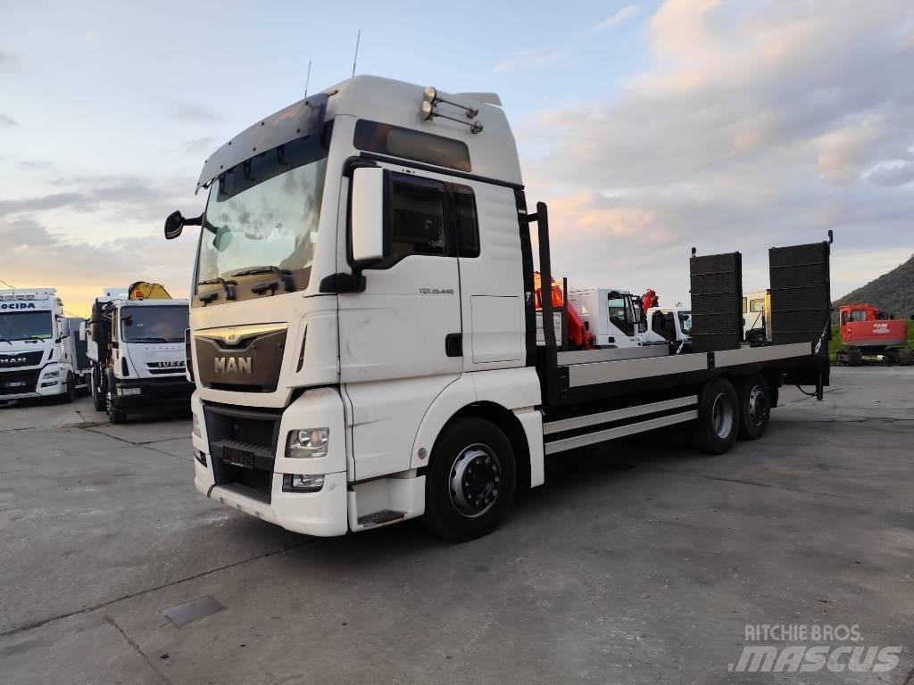 MAN TGX 26.440 Autocarro pianale / argano