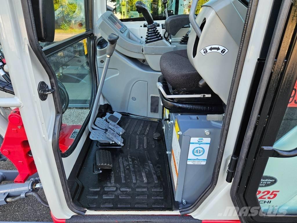 Takeuchi TB 225 Miniescavatori