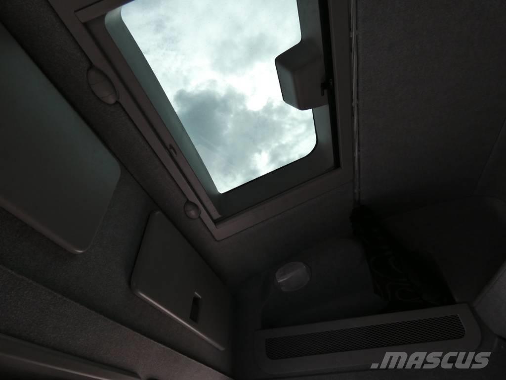 Iveco 180E 28 Camion cassonati