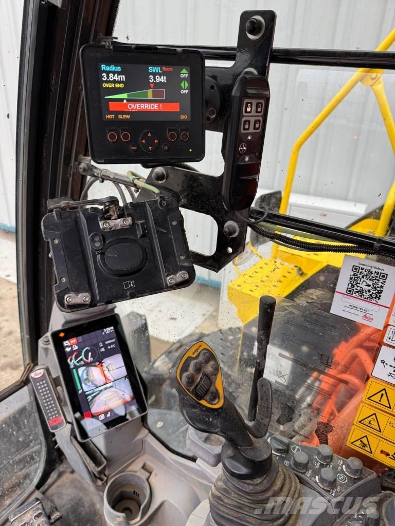 Hitachi ZX 135 US-7 Escavatori cingolati