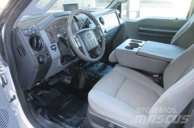 Ford F 550 Piattaforme autocarrate