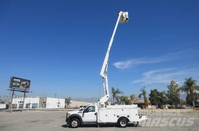 Ford F 550 Piattaforme autocarrate