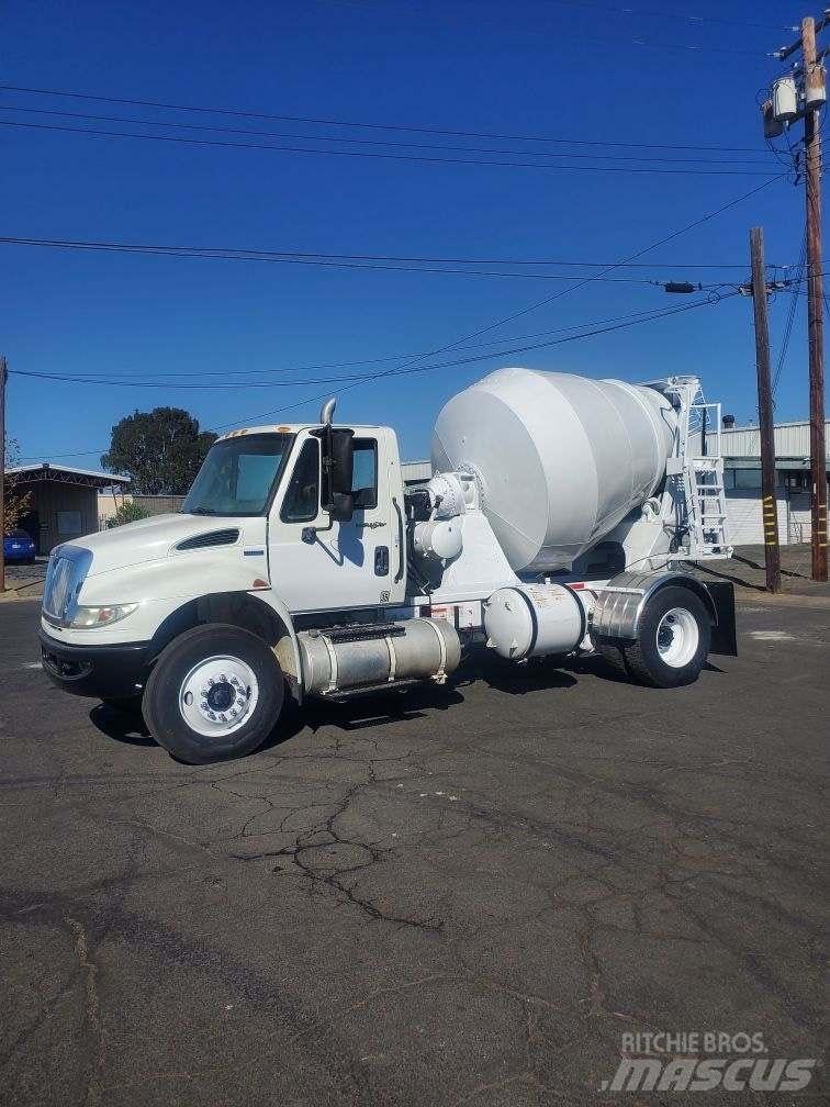 International 4300 Camion con sponde ribaltabili