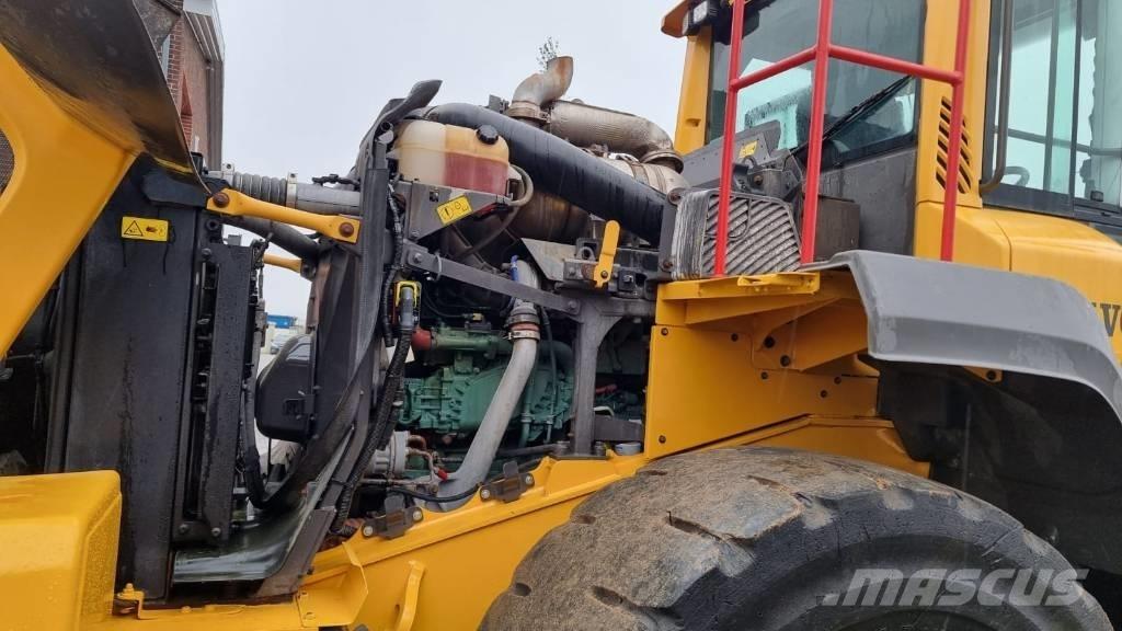 Volvo L 110 H Pale gommate