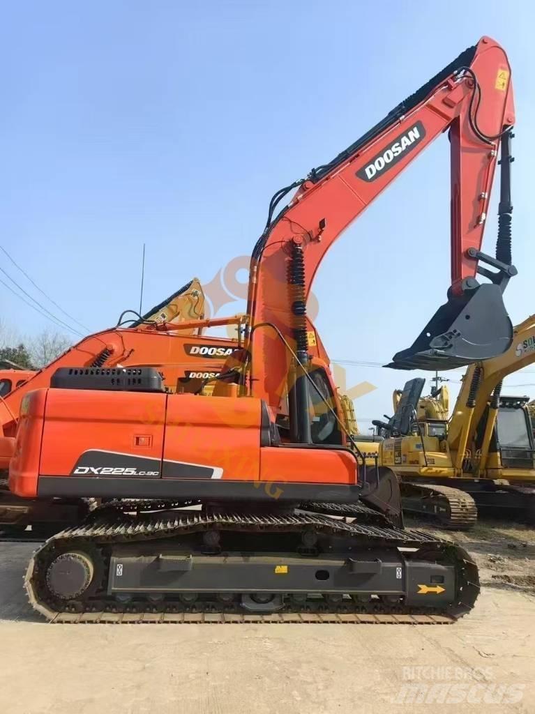 Doosan DX 225 LC Escavatori cingolati