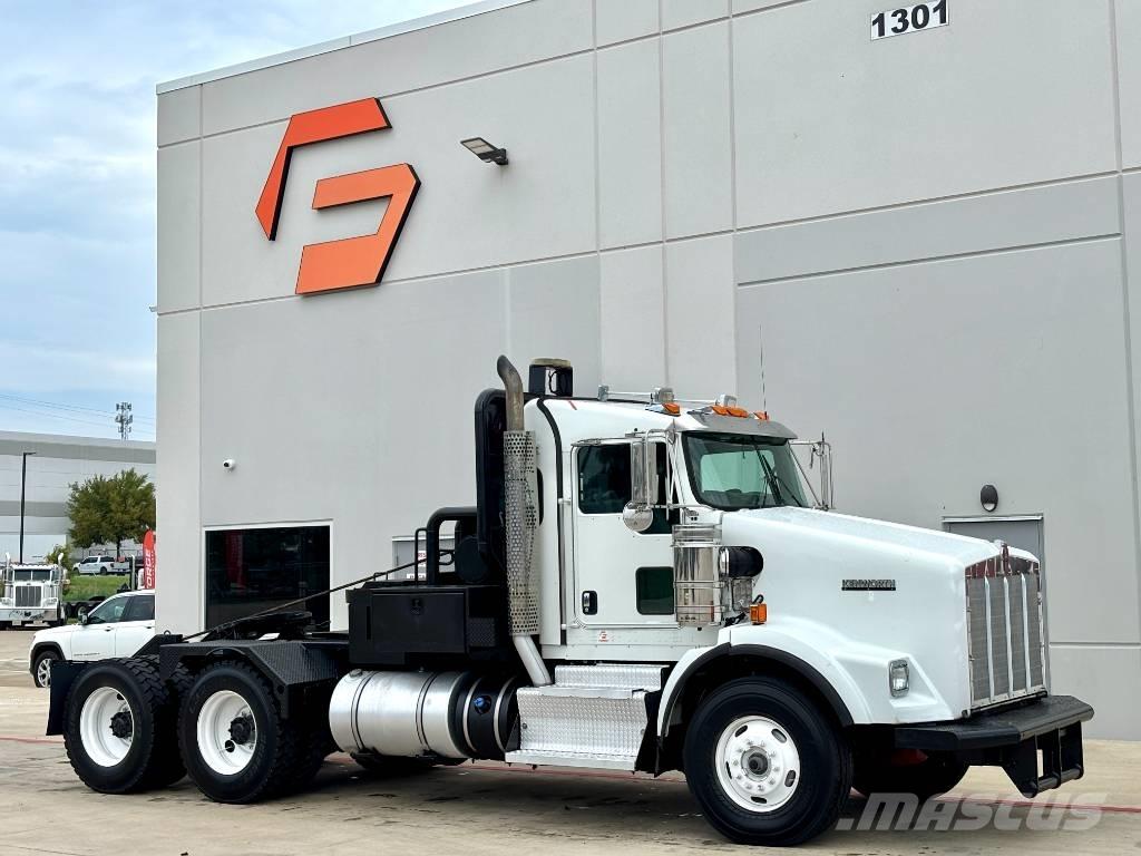 Kenworth T 800 Carroattrezzi