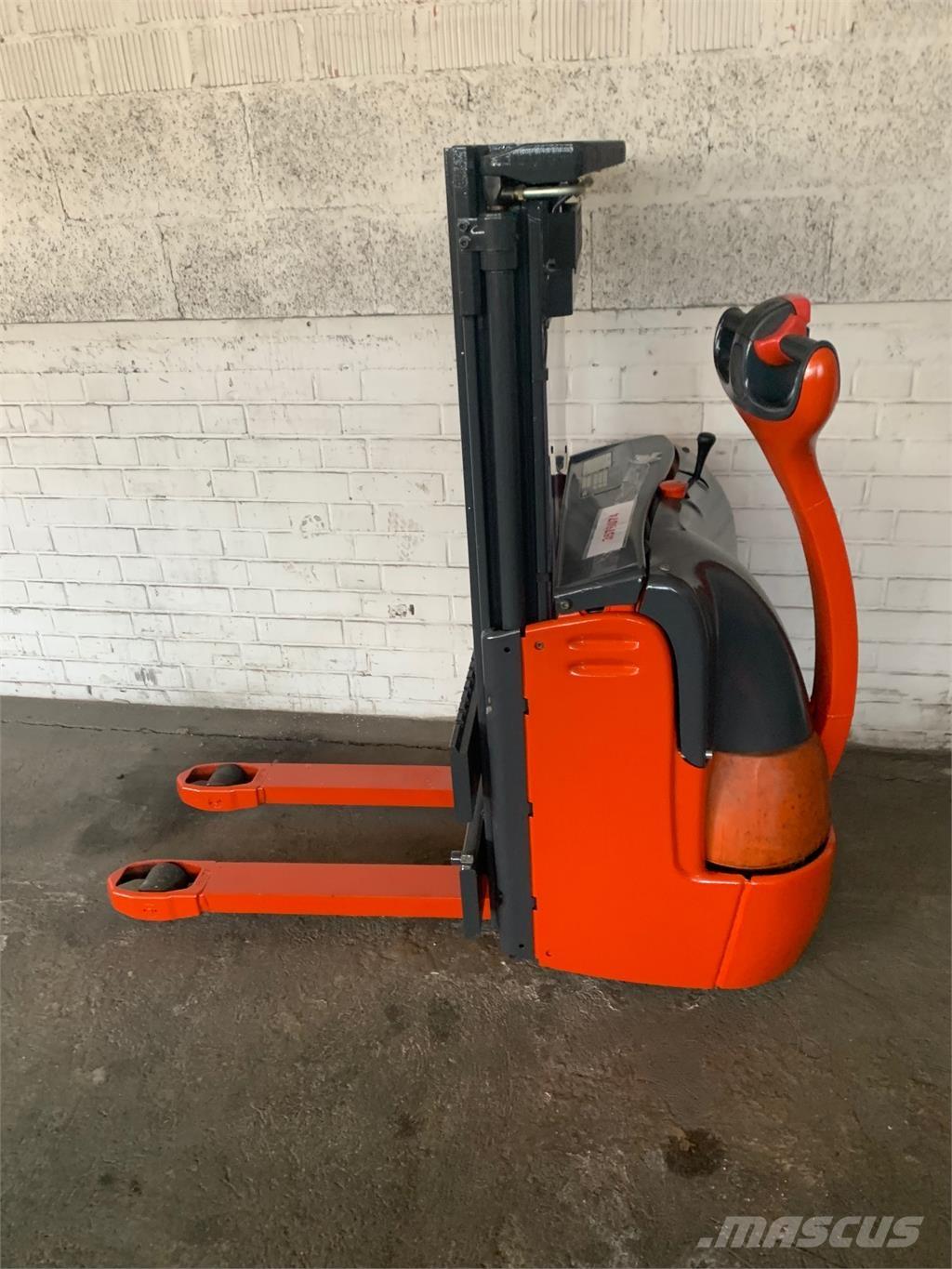 Linde L12 (379) Carelli stoccatori  automatici-usati