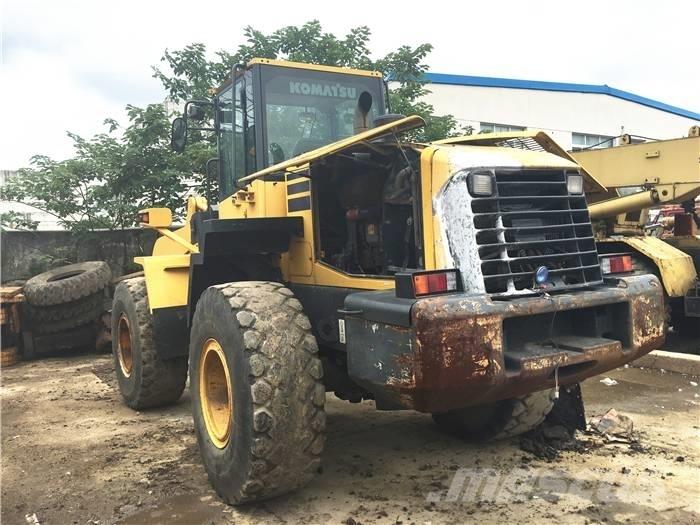 Komatsu WA 320-5 Pale gommate