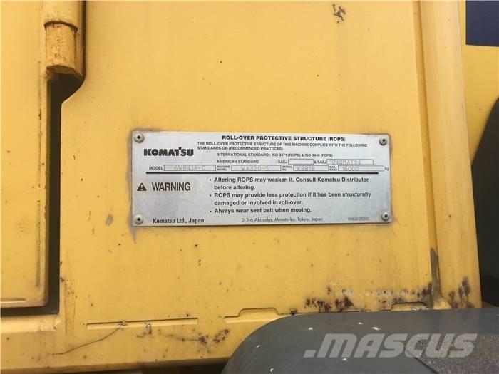 Komatsu WA 320-5 Pale gommate
