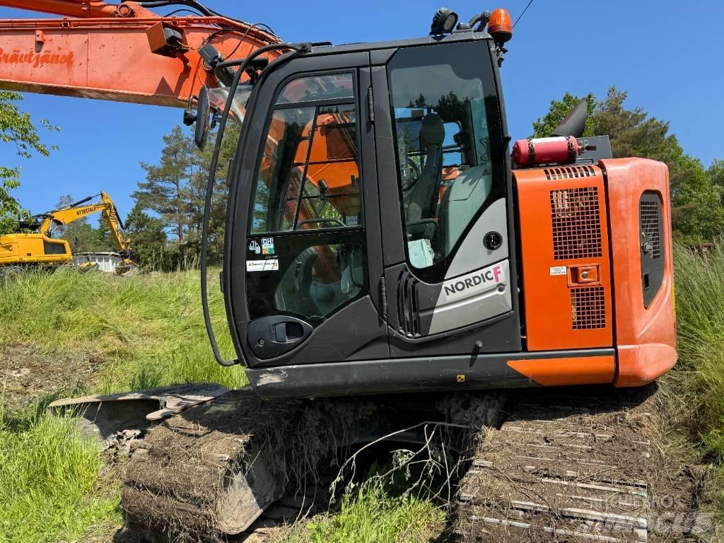 Hitachi ZX135USBL-6 Escavatori cingolati