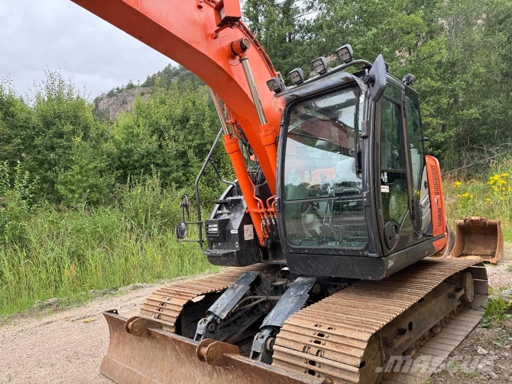 Hitachi ZX135USBL-6 Escavatori cingolati