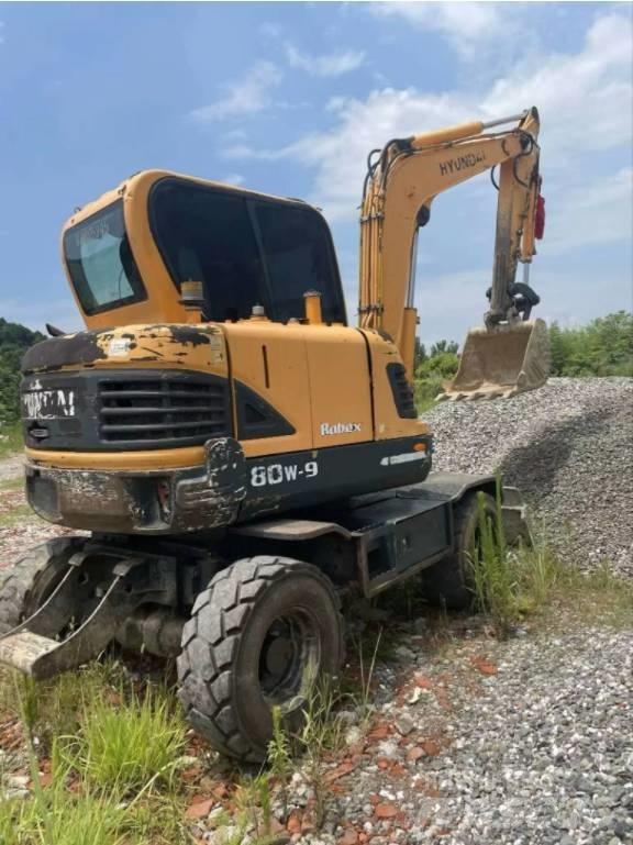 Hyundai 80W-9 Escavatori gommati