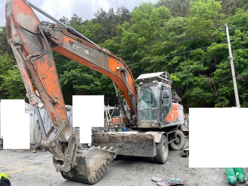 Doosan DX 210 W Escavatori gommati