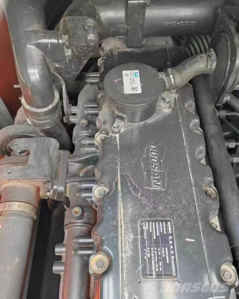 Doosan DX 220 Escavatori cingolati