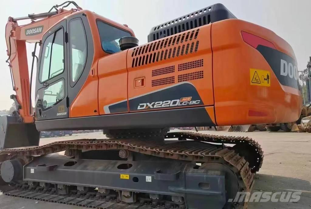 Doosan DX 220 Escavatori cingolati