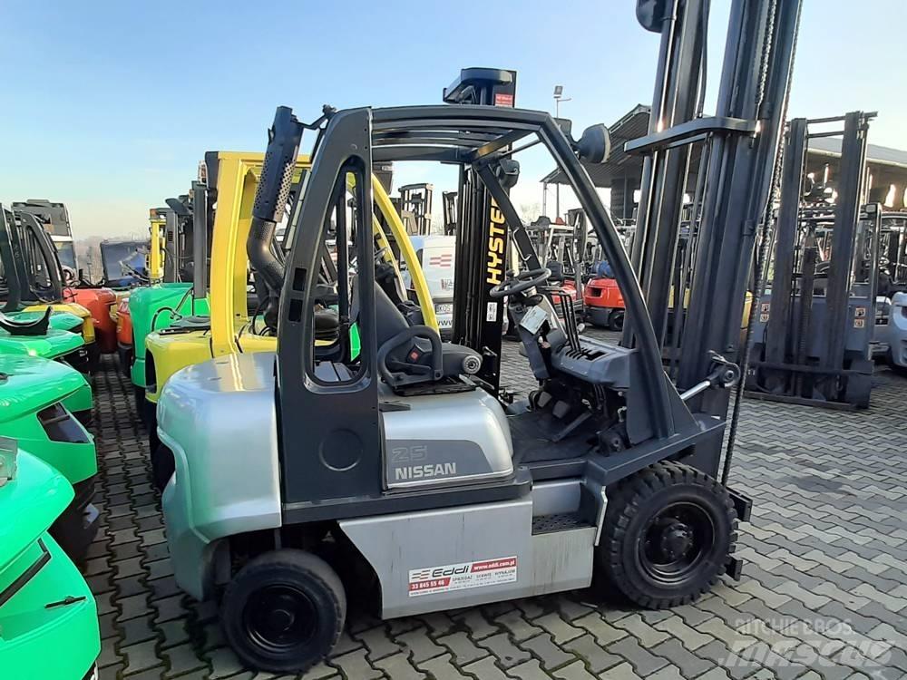 Nissan Y1D2A25Q Carrelli elevatori diesel