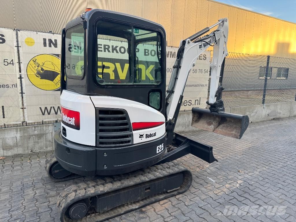 Bobcat E25 Miniescavatori