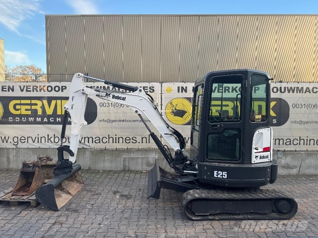Bobcat E25 Miniescavatori