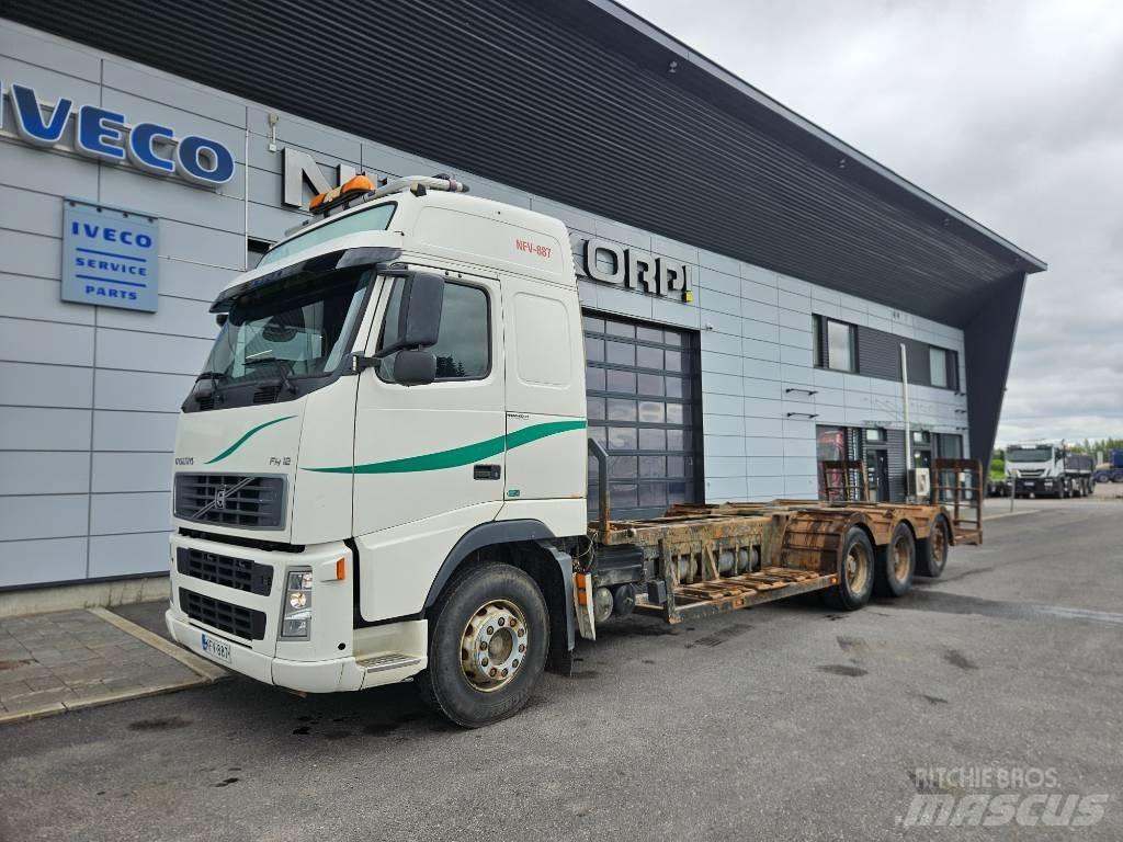 Volvo FH12 8x4 Camion per il trasporto di macchine forestali