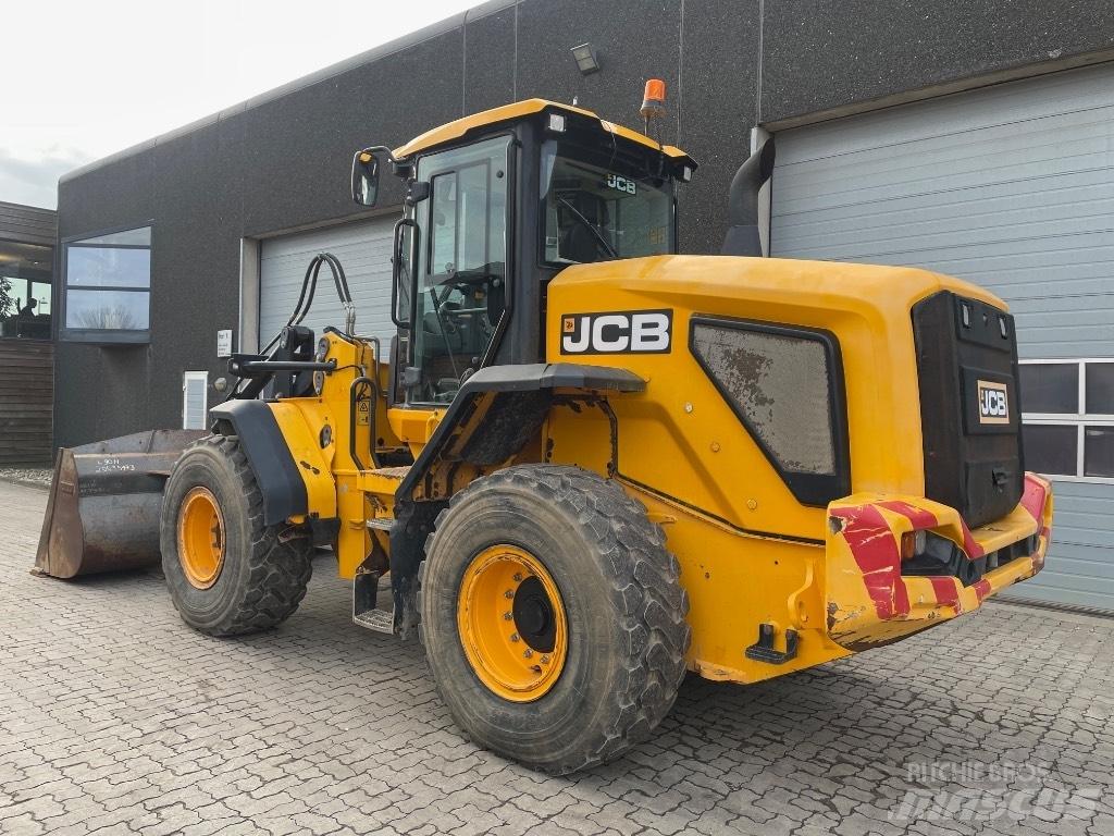 JCB 427HT Pale gommate