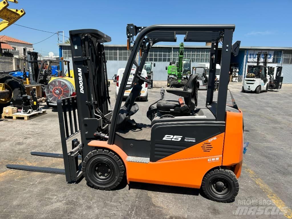 Doosan B 25 NS Carrelli elevatori elettrici