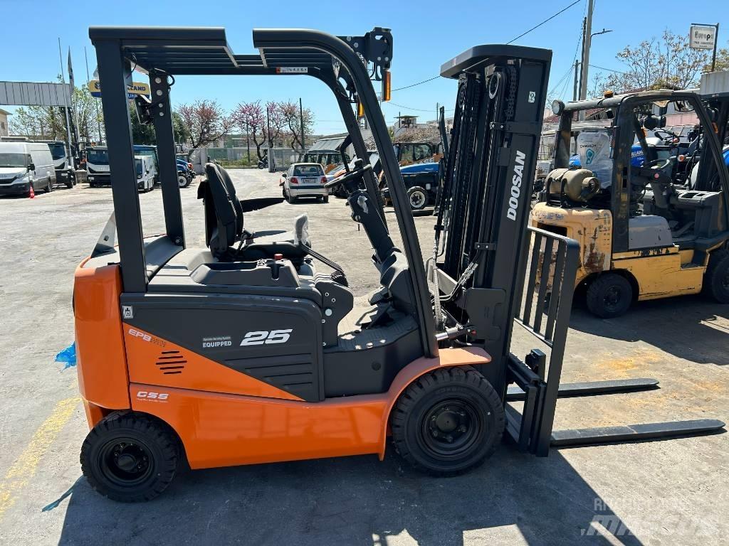 Doosan B 25 NS Carrelli elevatori elettrici