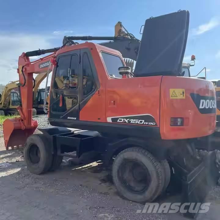 Doosan DX150W Escavatori gommati