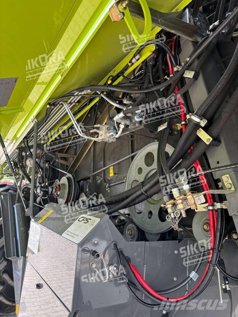CLAAS Tucano 320 Mietitrebbiatrici