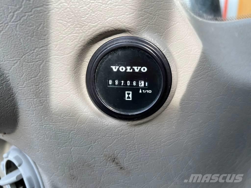 Volvo EWR150E Escavatori gommati