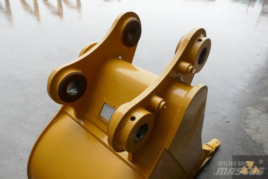 CAT 320 Bucket Benne