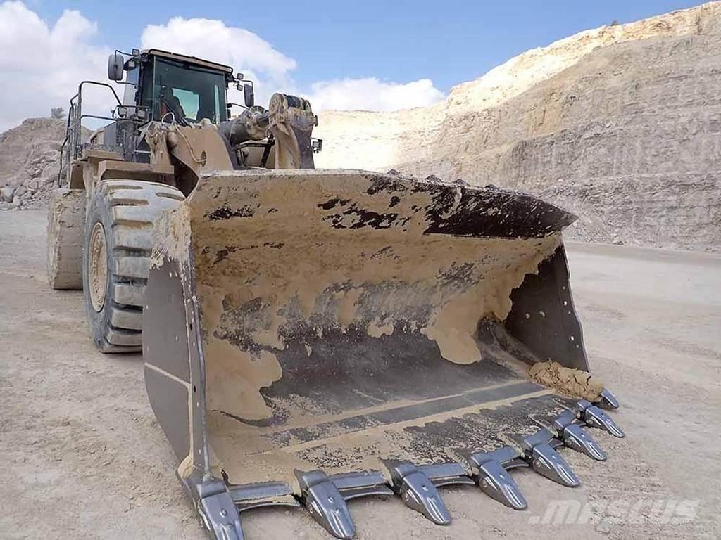 CAT 988K Pale gommate
