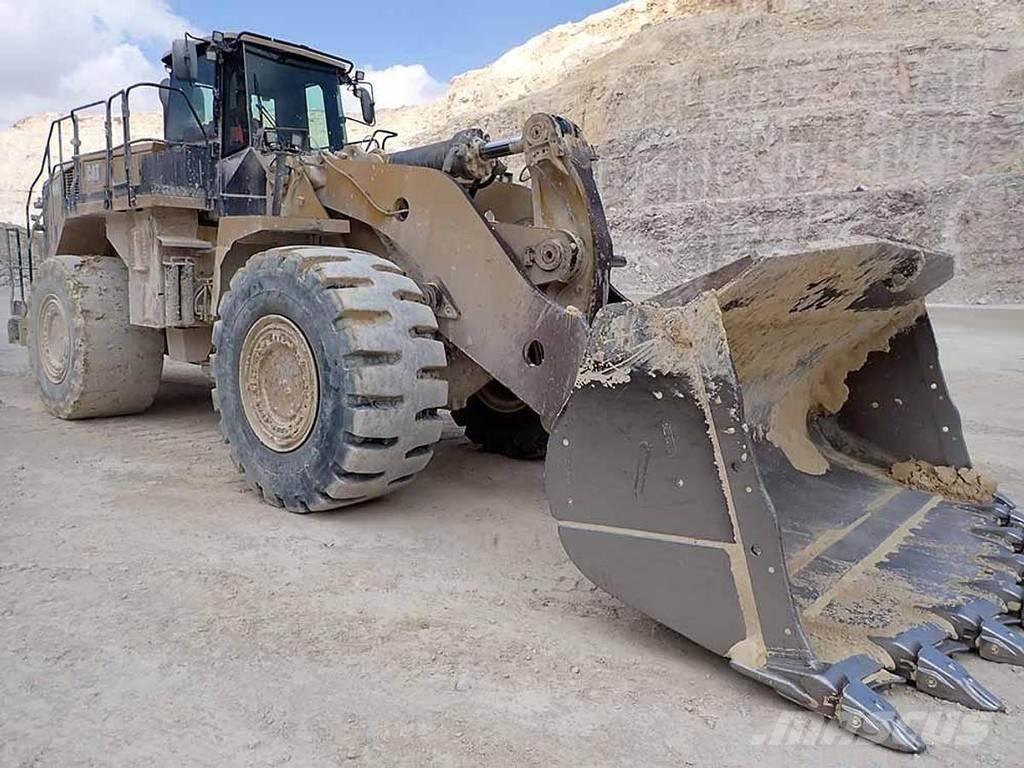 CAT 988K Pale gommate